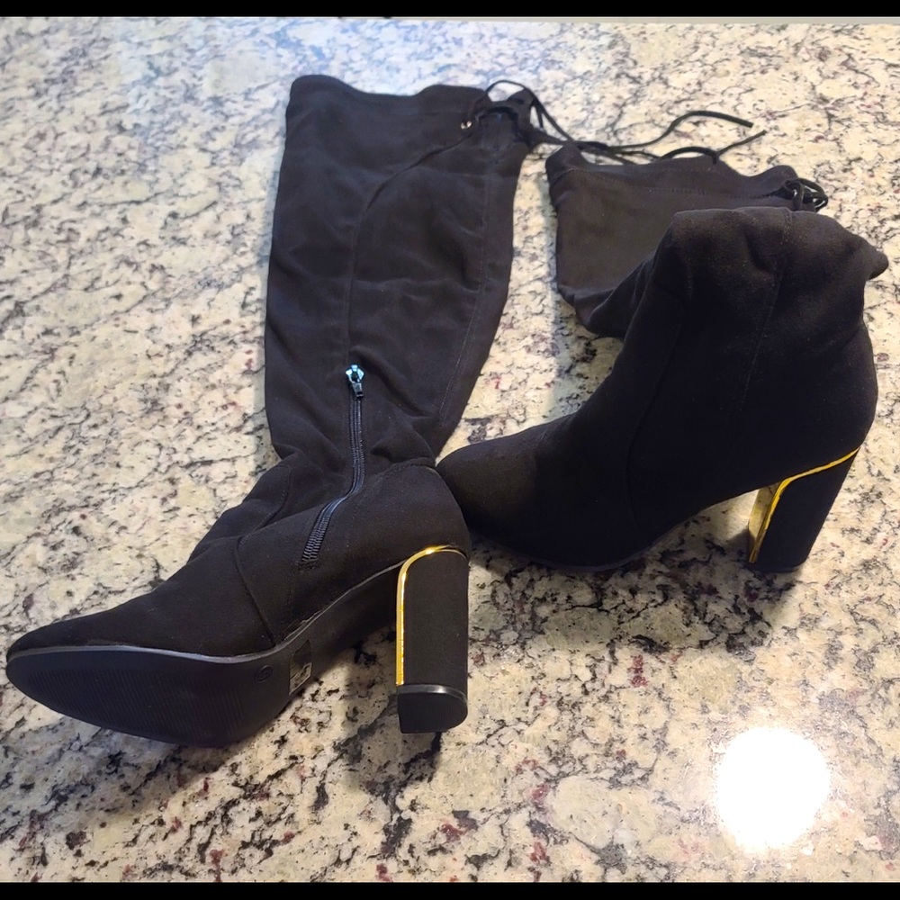 Black Fashion nova boots size 61/2